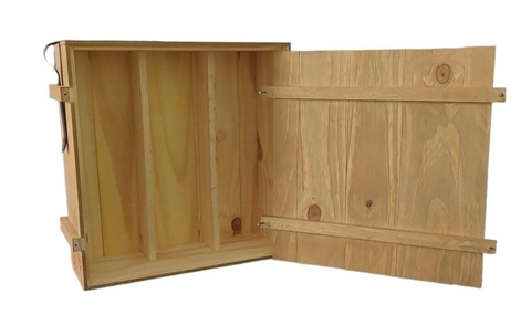 Caja Rústica en madera para 3 botellas con clavos