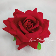 PRENDEDOR BROCHE VERMELHO