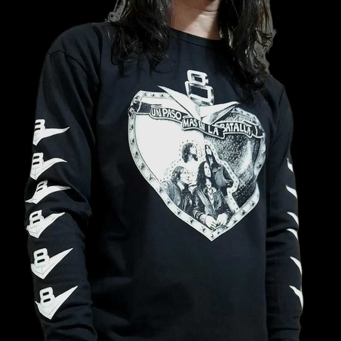 Remera V8 -Un Paso Mas en la Batalla Manga larga