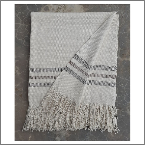 Mantón de algodón tejido en telar color natural con guardas