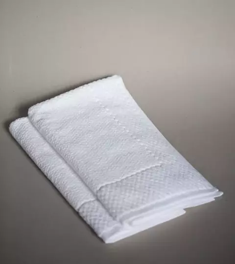 TOALLA DE PISO EGIPCIO 1100 GRS