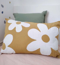 Almohadón Margo para la temática preferida de las nenas! Descubrí todas las opcones que tenemos en Deco Infantil y juvenil