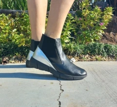 Imagem do Aconcágua, couro lumi preto com prata, sola preta. Ref. 021.1010. EM ESTOUE