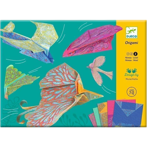 Kit Dobradura Asas Velozes da Djeco, com papéis coloridos e modelos de origami de aves em destaque na embalagem.