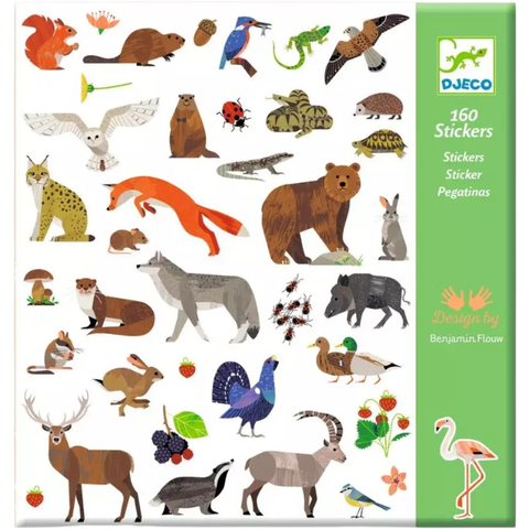 Cartela de adesivos Djeco Fauna com ilustrações coloridas de diversos animais, frutas e plantas, ideal para atividades escolares e criativas.