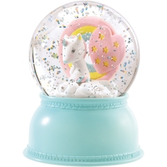 Luminária Bola de Neve Unicórnio Djeco com base azul, unicórnio branco e detalhes coloridos em glitter, ideal para decoração infantil.