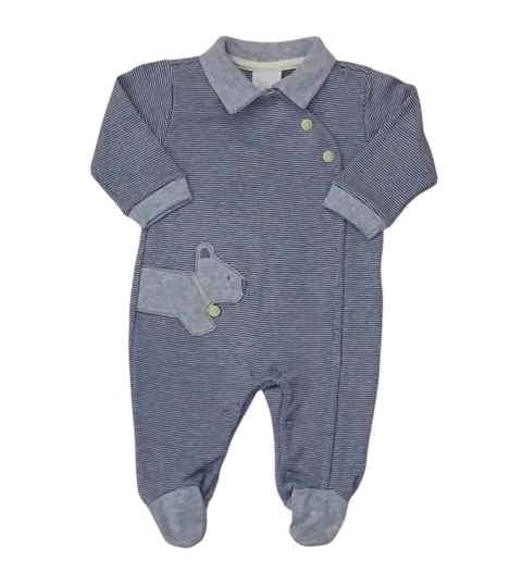 Macacão anjos baby listrado em azul com detalhes em cinza e estampa de um cachorro na lateral.