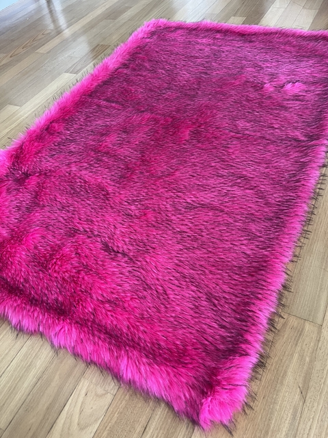 Alfombra pelo fucsia