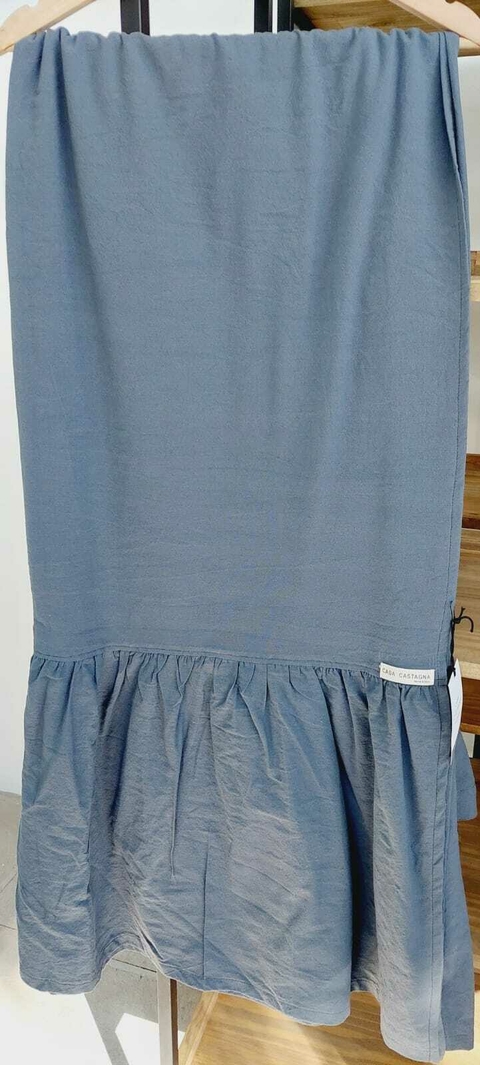 CORTINA DE BAÑO GRIS CON 1 VOLADO