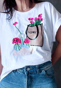 Remera manga china libro Chanel on internet