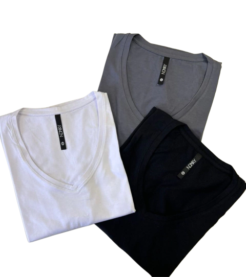 Pack de 2 remeras basicas aclarar en comentarios eleccion - comprar online