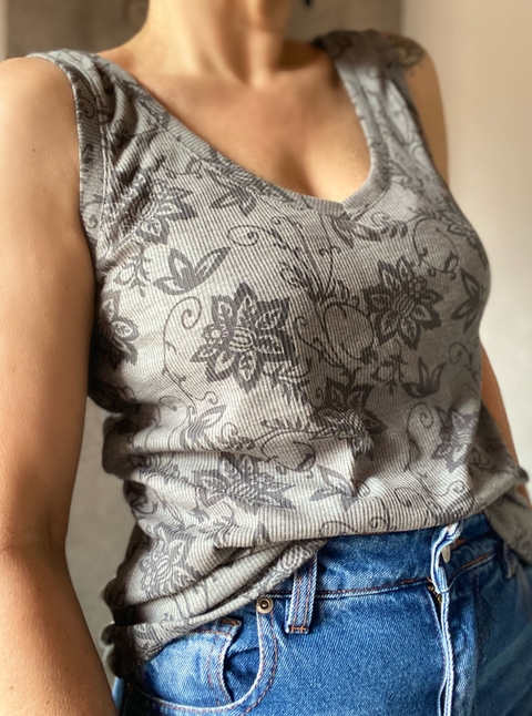 Musculosa Devoree gris