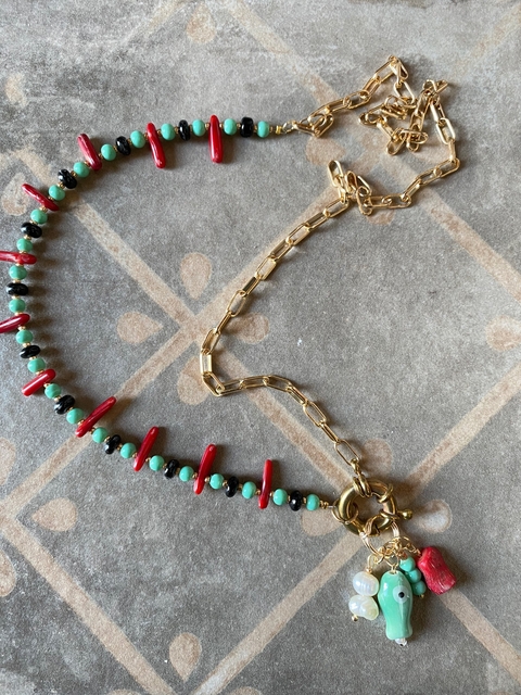 Cadena Mix coral y gancho dijes art 213