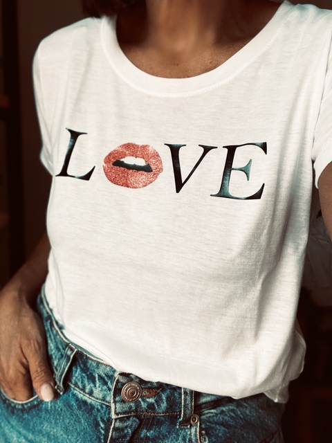 Remera Love boquita