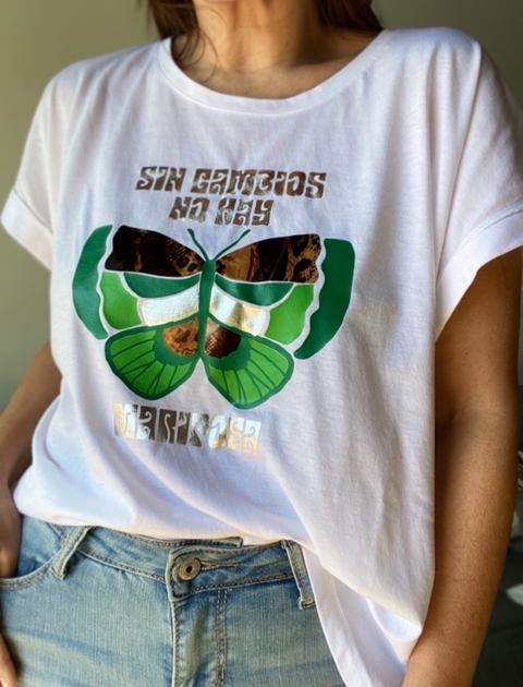Remera oversize white green sin cambios no hay mar