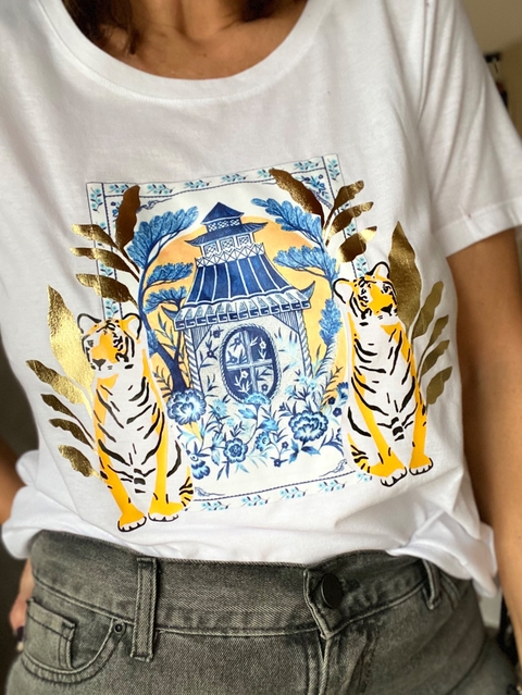 Remera Tiger collage vintage