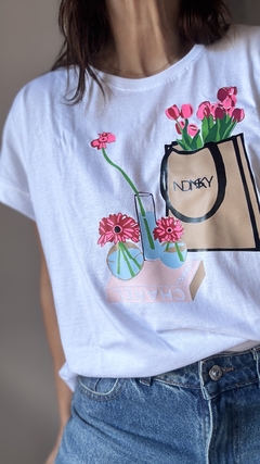 Remera manga china libro Chanel