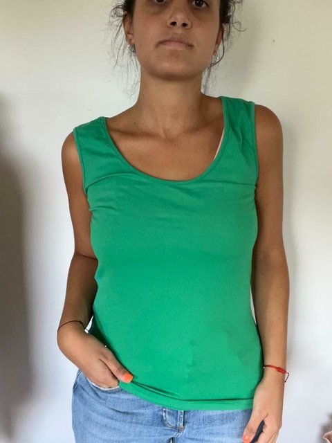 Musculosa verde