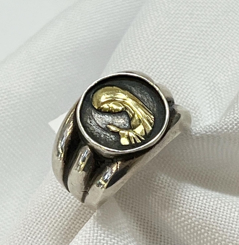ANILLO TIPO SELLO PLATA Y ORO CON VIRGEN NIÑA SK175