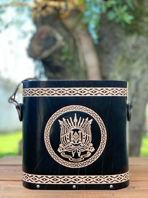 Mateira Bolsa em Couro na internet