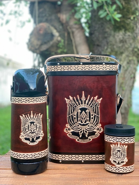 Kit Chimarrão Tradicional em Couro na internet