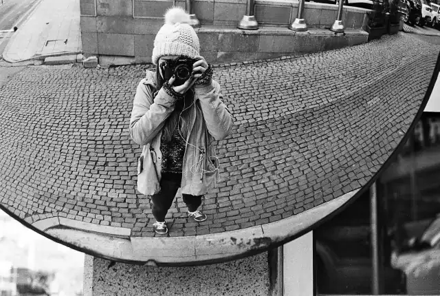 Filme Ilford - PAN400 / 135 / 36 POSES (PB) - CAMERA NINJA • PHOTO VIDEO STORE