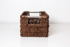 CESTO SEAGRASS "GLAM" TOSTADO "M" CON MANIJA CROMO en internet