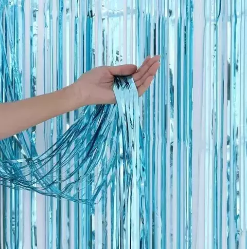 Cortina metalizada celeste