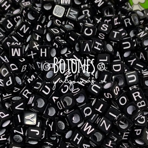 LETRAS PASANTES - BLANCO Y NEGRO- (COD: 1895)