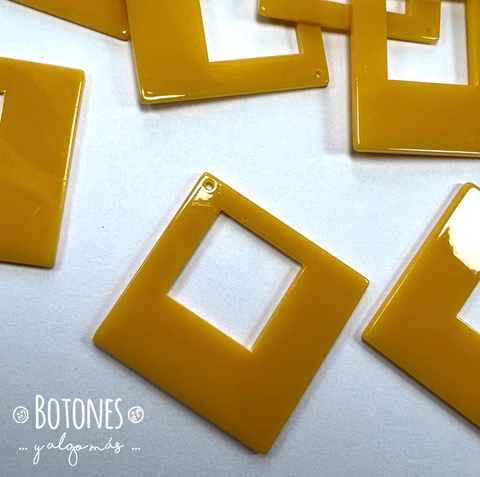 DIJE DE ACRILICO - CUADRADO 40x40MM (COD: 2465)