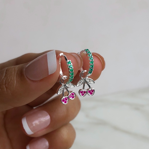 argollas con dije desmontable cerezas y cubics (cod ar442)