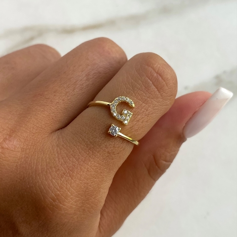 anillo inicial G con cubics regulable plata gold