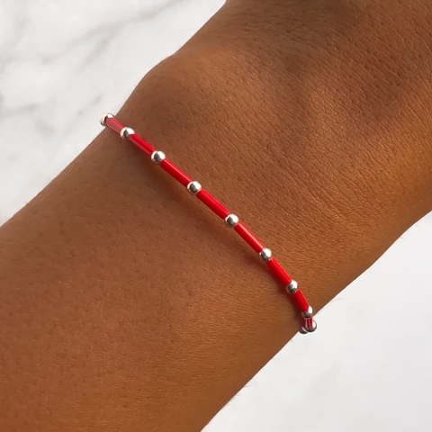 pulsera roja con bolitas de plata (cod p096)