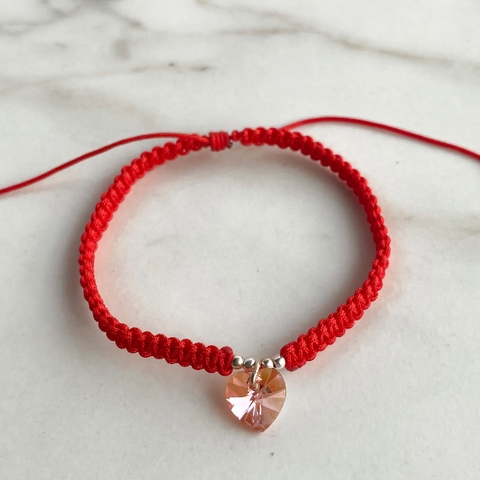 pulsera de hilo rojo con cristal austriaco y bolitas de plata