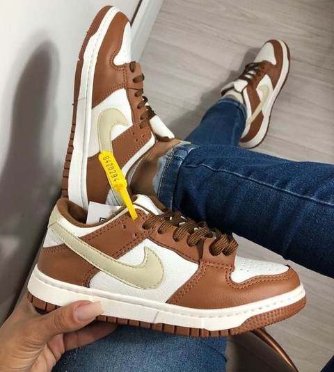 Dunk Low Marrom PROMO