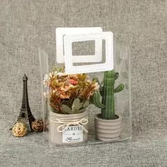 Bolsa pvc cristal con manija cuerina cuadrada blanca. 2 tamaños disponibles. Precio por unidad. - comprar online