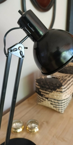 LAMPARA DE ESCRITIO BRAZO Y CABEZAL MOVIL en internet