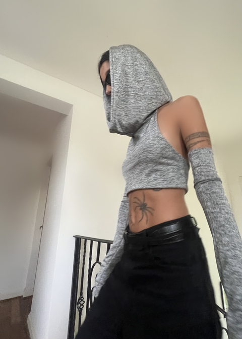 HOOD TOP