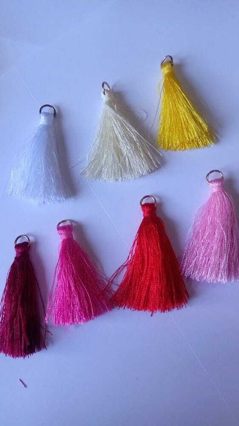 PINGENTE POMPOM TASSEL COM ARGOLA ( 2 UNIDADES)