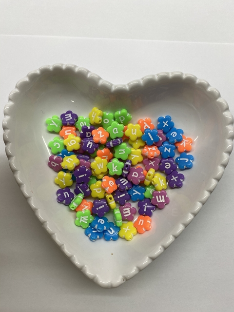 ENTRE MEIO FLOR COM LETRAS 10 MM (25 GRAMAS)