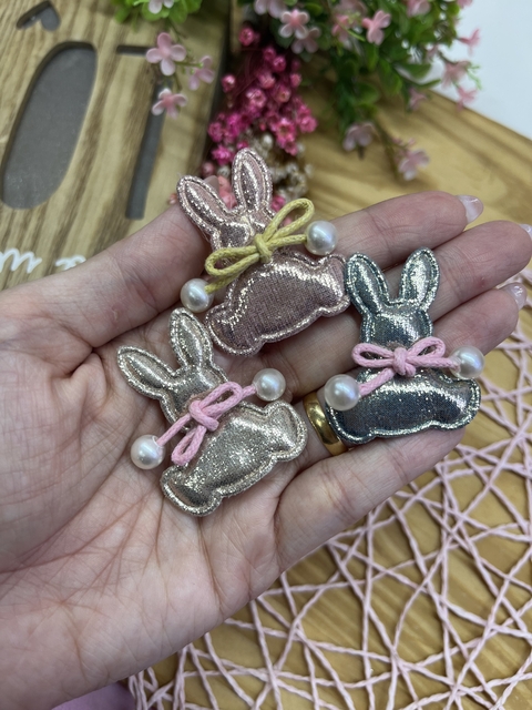 APLIQUE COELHO CORPINHO COM PÉROLA 4,6 CM ( 1 UNIDADES) - comprar online