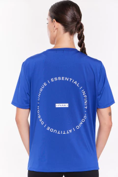 REMERA PETRA ESSENTIAL POWER BLUE - comprar online