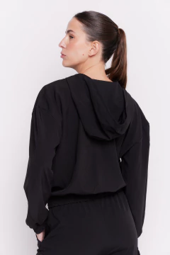 BUZO MILA BLACK en internet