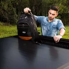 TAPA RIGIDA RETRACTIL FORD RANGER CD 13-23 AUTOMATICA en internet