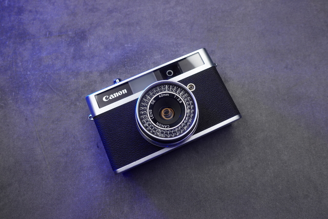 【超お買い得！】 Canon f2,8 40mm lente con Junior Canonet フィルムカメラ