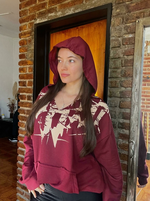 BUZO-V SPIKE BORDEAUX - comprar online