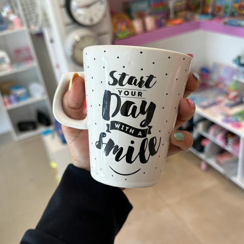 Taza conica smile