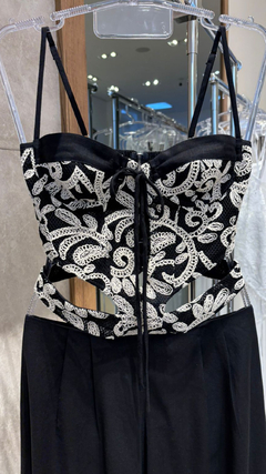 Macacão Lory Em Linho Busto Bordado | Salgunamu - comprar online