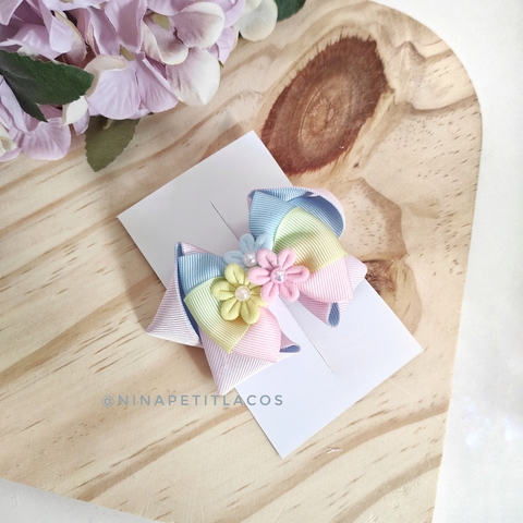 Lacinho gabriela colors florzinha p (faixinha ou bico de pato)