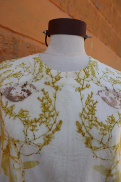 BUZO CRISÁLIDA plush e Impresión Botánica - Ecolighuen